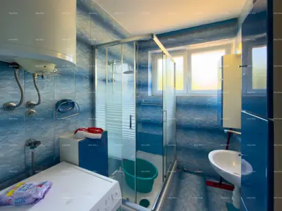 Apartment 58 m², Pula Kaštanjer - near the center and two loggias - 17