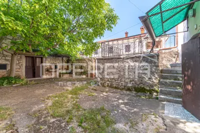 Reihenhaus, Sveti Lovreč - Altstadtzentrum und Hof 120 m²