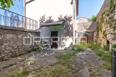 Reihenhaus, Sveti Lovreč - Altstadtzentrum und Hof 120 m² - 2