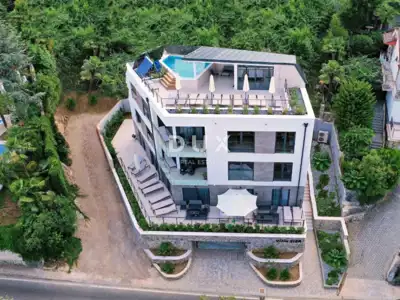Investment property 2,500 m², Opatija Centar - development potential - 2