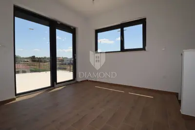 Dvojna kuća 138 m², Poreč okolica, bazen i okućnica - 14