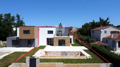 Semi-detached house 138 m², Poreč surroundings, pool and garden area