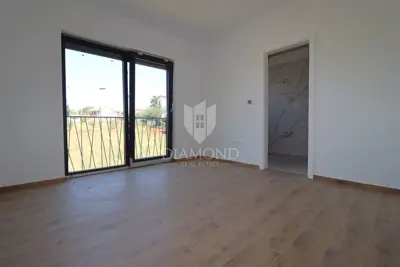 Dvojna kuća 138 m², Poreč okolica, bazen i okućnica - 13