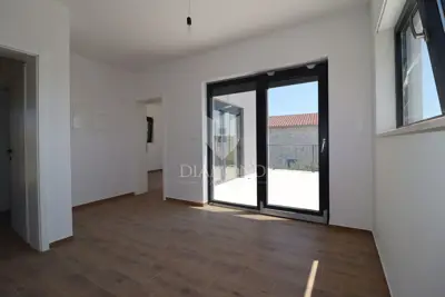 Dvojna kuća 138 m², Poreč okolica, bazen i okućnica - 10