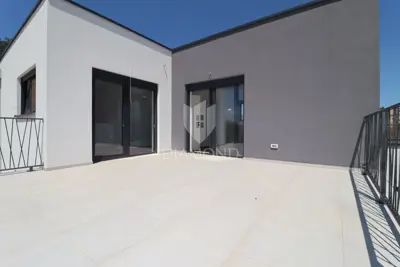 Dvojna kuća 138 m², Poreč okolica, bazen i okućnica - 17