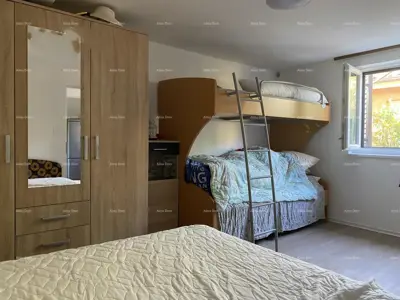 Kuća 190 m², Crveni Vrh - 3 apartmana i vrt - 15