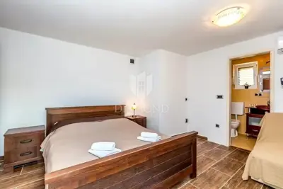 Kuća 100 m², Vrbnik, prvi red do mora - 14