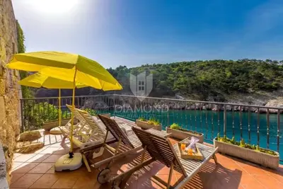 Kuća 100 m², Vrbnik, prvi red do mora - 4