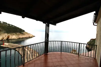 Kuća 100 m², Vrbnik, prvi red do mora - 22