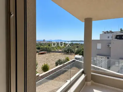 Apartment 100.5 m², Tribunj - sea view and covered terrace - 2