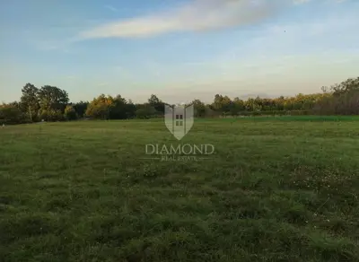Building plot 2,737 m², Žminj - quiet location