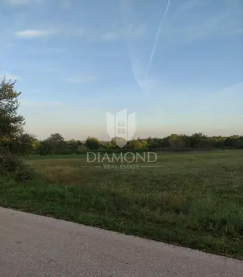 Building plot 2,737 m², Žminj - quiet location - 2