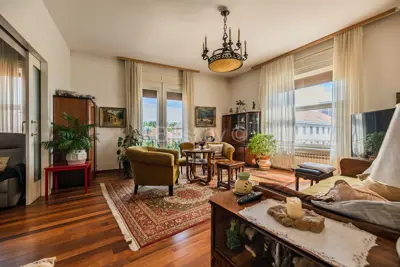Stan 152 m², Donji grad, četverosoban s pogledom na Sljeme