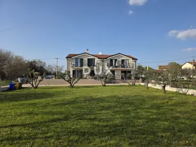 House 280 m², Materada - 4 apartments and 8 bedrooms - 2