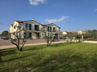 House 280 m², Materada - 4 apartments and 8 bedrooms - 3