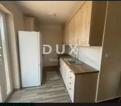 House 280 m², Materada - 4 apartments and 8 bedrooms - 12
