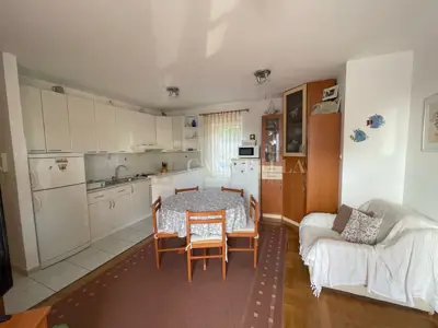 Wohnung 55 m², Crikvenica - 2 Zimmer und Loggia