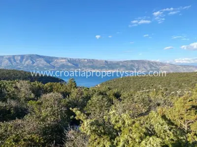 Poljoprivredno zemljište 70.339 m², otok Hvar - pristup vozilom