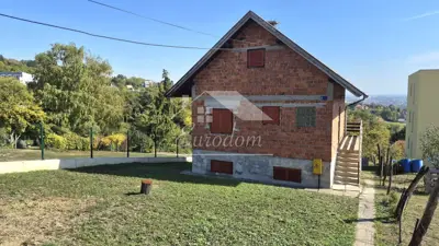 Perjavica - building plot 1,477 m² with house - 2