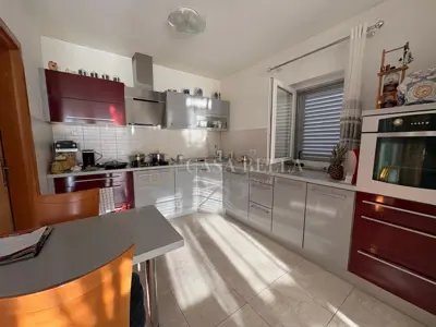Kuća, Srdoči Rijeka - pogled na more i uređena okućnica - 7