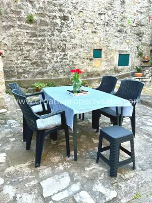 Kamena kuća 52 m², Kaštela - 70 m od mora - 3