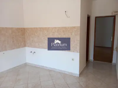 Stan 42 m², Veli vrh, Pula - terasa i parkirno mjesto