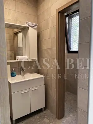 Poslovni prostor 100 m², Bribir - centar i terasa 24 m² - 10