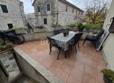 Kamena kuća 150m², Kaštel Kambelovac – 40m od mora, 3 etaže - 6