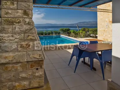 Kuća 192 m², Supetar, prvi red uz more i 2 bazena - 6