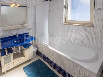 Haus 192 m², Supetar, erste Reihe am Meer und 2 Pools - 12