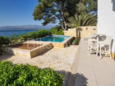 Haus 192 m², Supetar, erste Reihe am Meer und 2 Pools - 5