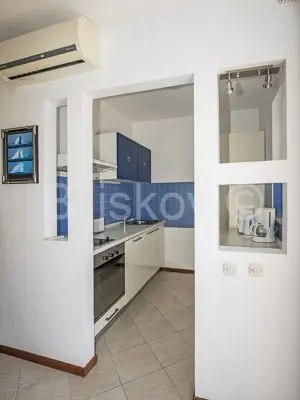 Kuća 192 m², Supetar, prvi red uz more i 2 bazena - 15