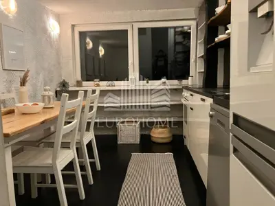Semi-detached house in Remete, 654 m², quiet street - 5
