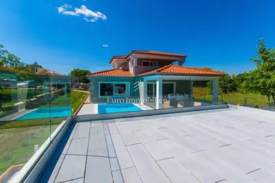 Villa 270 m², Labin - eingezäunter Garten und privater Pool - 3