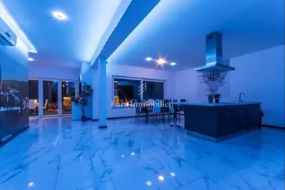 Villa 270 m², Labin - eingezäunter Garten und privater Pool - 11