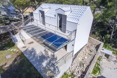 Kuća na mirnoj lokaciji s pogledom na more - otok Brač - 4