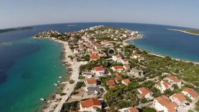 Baugrundstück, Sevid - erste Reihe am Meer und offener Blick