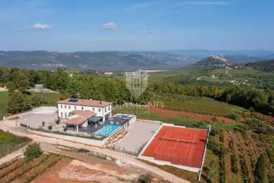 Motovun, luksuzna vila s bazenom i teniskim terenom - 7