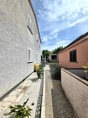 Kuća 226 m², Fažana - pogled na more i dva stana - 2