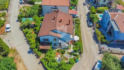 Novigrad, apartmanska kuća 700 m do mora! - 2