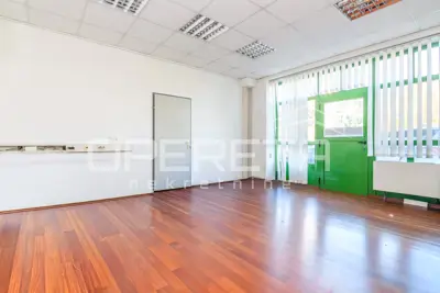 Bürofläche 94 m², Borongaj - Erdgeschoss eines Geschäftsgebäudes