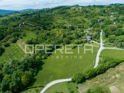 Građevinsko zemljište 3.600 m², Donji Laduč, blagi nagib i pogled