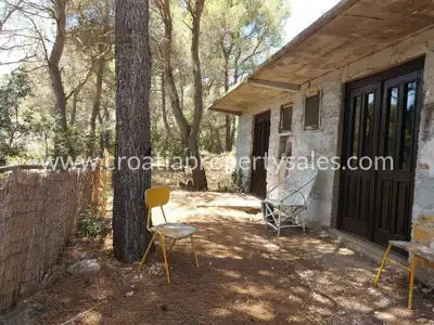 House 41 m², Otok Vis - quiet settlement by a pine forest - 2