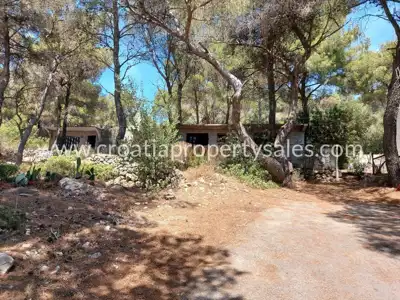 House 41 m², Otok Vis - quiet settlement by a pine forest - 8