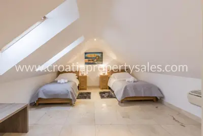 Apartment 100 m², Split - center and 300 m from Riva - 17
