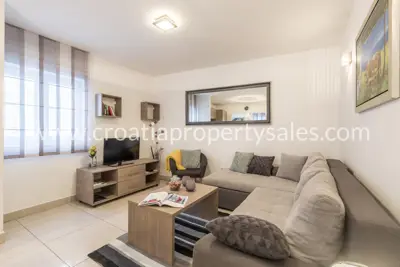Apartment 100 m², Split - center and 300 m from Riva - 8