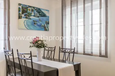Apartment 100 m², Split - center and 300 m from Riva - 18