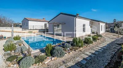 Istria, Tinjan - single-storey house with pool and yard