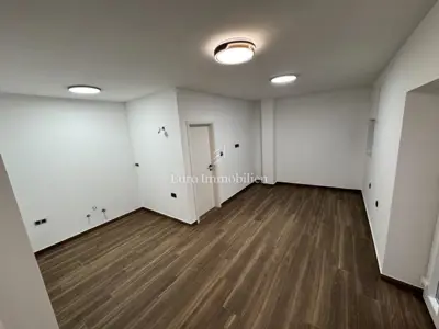Kuća 170 m², Funtana - 3 apartmana i 3 parkirna mjesta - 3