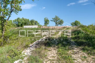 Istra, Tinjan- Građevinsko zemljište s projektom i započetom gradnjom- idealna i - 6